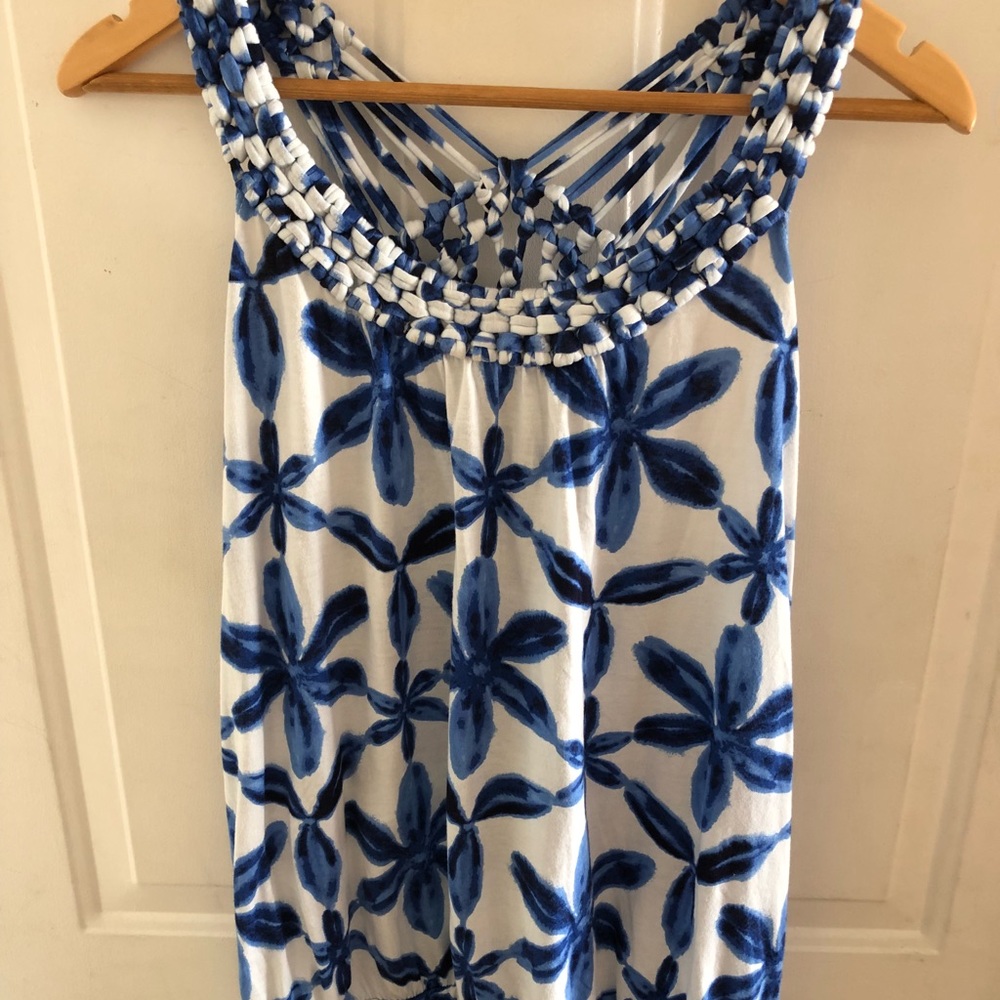 NEW*Beautiful Blue and White Abstract Floral Tank
